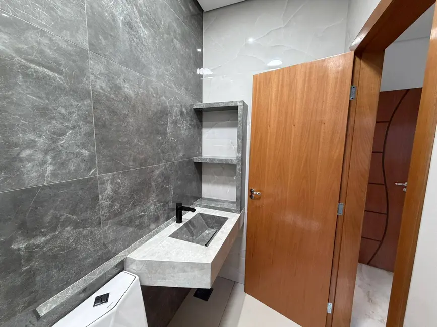 Foto 9 de Casa com 3 quartos à venda, 200m2 em Cuiaba - MT