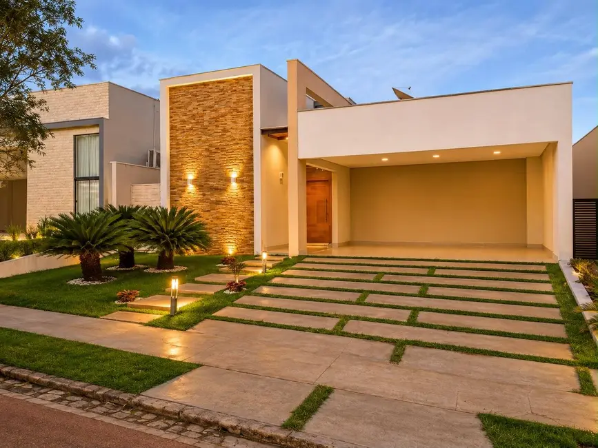 Foto 1 de Casa de Condomínio com 3 quartos à venda, 375m2 em Condomínio Belvedere, Cuiaba - MT
