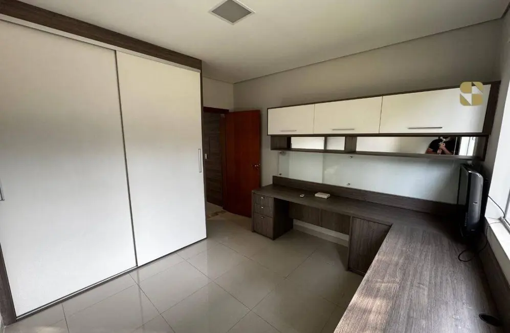 Foto 9 de Casa de Condomínio com 3 quartos à venda, 397m2 em Condomínio Belvedere, Cuiaba - MT