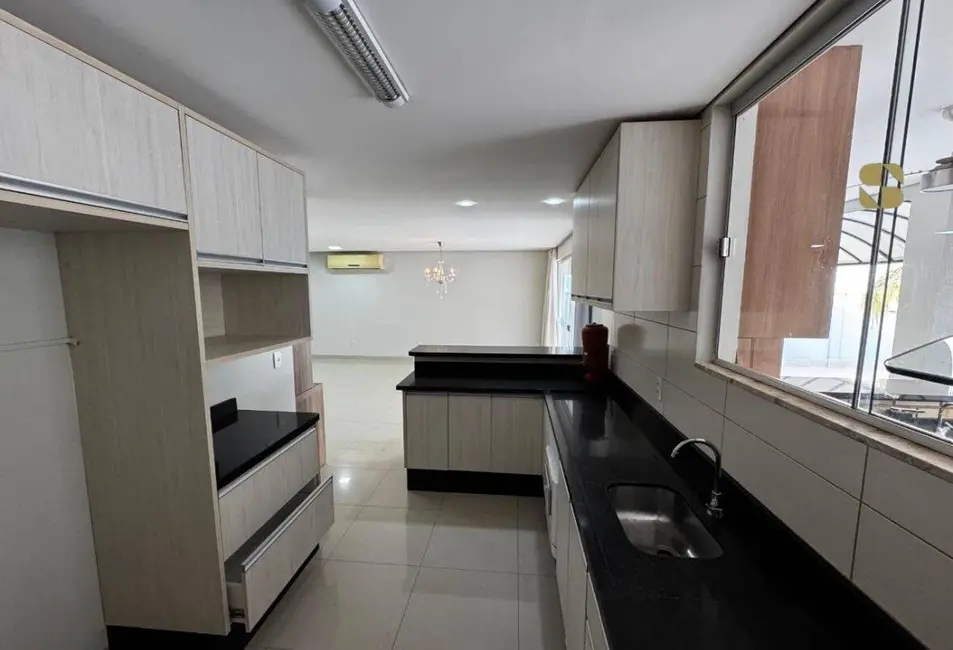 Foto 6 de Casa de Condomínio com 3 quartos à venda, 397m2 em Condomínio Belvedere, Cuiaba - MT