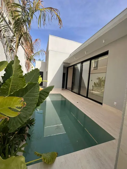 Casa de Condomínio com 3 quartos à venda, 308m2 em Cuiaba - MT - imagem 2 Foto 2 de Casa de Condomínio com 3 quartos à venda, 308m2 em Cuiaba - MT