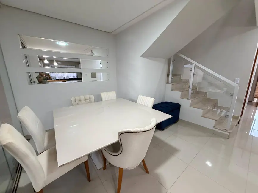 Sobrado com 4 quartos à venda, 375m2 em Condomínio Belvedere, Cuiaba - MT - imagem 5 Foto 5 de Sobrado com 4 quartos à venda, 375m2 em Condomínio Belvedere, Cuiaba - MT