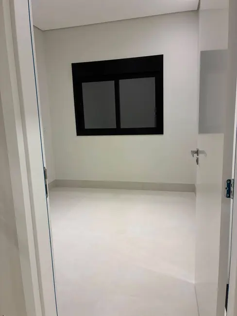 Casa de Condomínio com 3 quartos à venda e para alugar, 258m2 em Ribeirão do Lipa, Cuiaba - MT - imagem 8 Foto 8 de Casa de Condomínio com 3 quartos à venda e para alugar, 258m2 em Ribeirão do Lipa, Cuiaba - MT