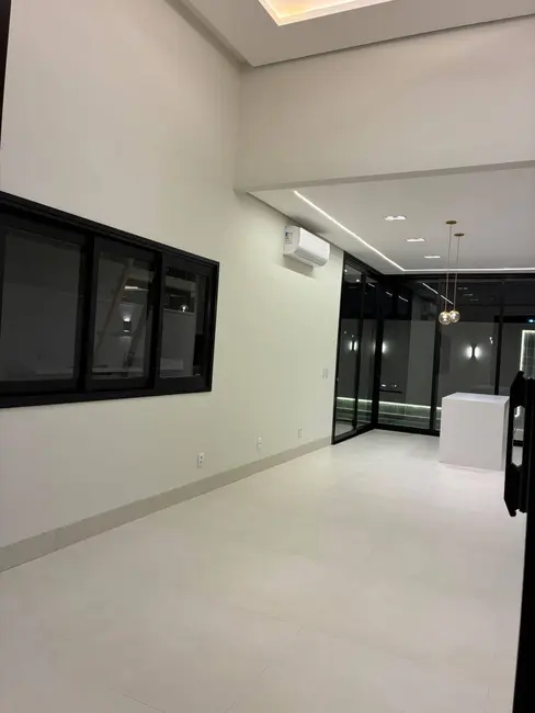 Casa de Condomínio com 3 quartos à venda e para alugar, 258m2 em Ribeirão do Lipa, Cuiaba - MT - imagem 6 Foto 6 de Casa de Condomínio com 3 quartos à venda e para alugar, 258m2 em Ribeirão do Lipa, Cuiaba - MT