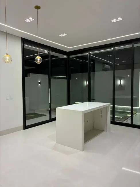 Casa de Condomínio com 3 quartos à venda e para alugar, 258m2 em Ribeirão do Lipa, Cuiaba - MT - imagem 9 Foto 9 de Casa de Condomínio com 3 quartos à venda e para alugar, 258m2 em Ribeirão do Lipa, Cuiaba - MT