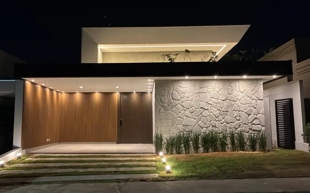 Casa de Condomínio com 3 quartos à venda e para alugar, 258m2 em Ribeirão do Lipa, Cuiaba - MT - imagem 1 Foto 1 de Casa de Condomínio com 3 quartos à venda e para alugar, 258m2 em Ribeirão do Lipa, Cuiaba - MT