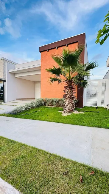 Foto 1 de Casa de Condomínio com 3 quartos à venda e para alugar, 250m2 em Cuiaba - MT