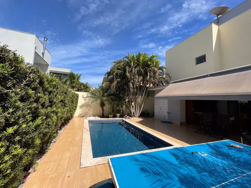 Sobrado com 3 quartos à venda, 375m2 em Condomínio Belvedere, Cuiaba - MT - imagem 8 Foto 8 de Sobrado com 3 quartos à venda, 375m2 em Condomínio Belvedere, Cuiaba - MT