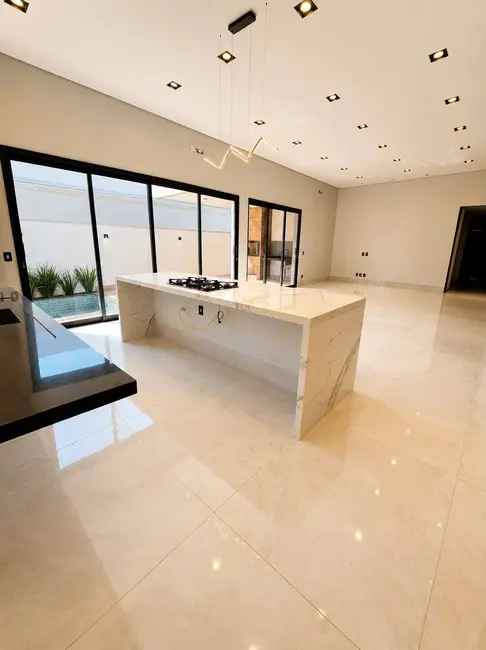 Casa de Condomínio com 4 quartos à venda, 371m2 em Cuiaba - MT - imagem 2 Foto 2 de Casa de Condomínio com 4 quartos à venda, 371m2 em Cuiaba - MT