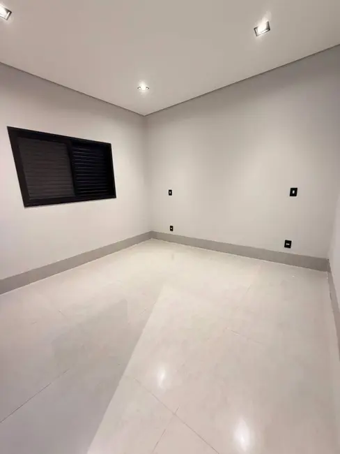 Casa de Condomínio com 4 quartos à venda, 371m2 em Cuiaba - MT - imagem 5 Foto 5 de Casa de Condomínio com 4 quartos à venda, 371m2 em Cuiaba - MT