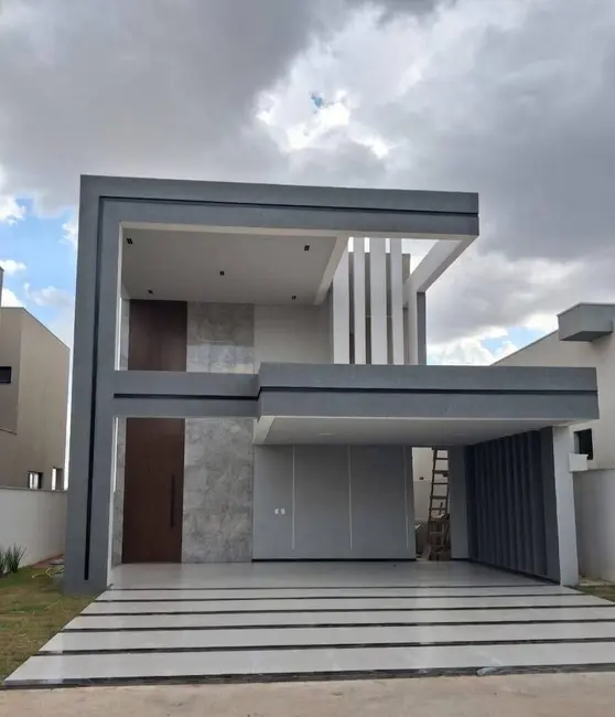 Foto 1 de Sobrado com 4 quartos à venda, 324m2 em Condomínio Belvedere, Cuiaba - MT