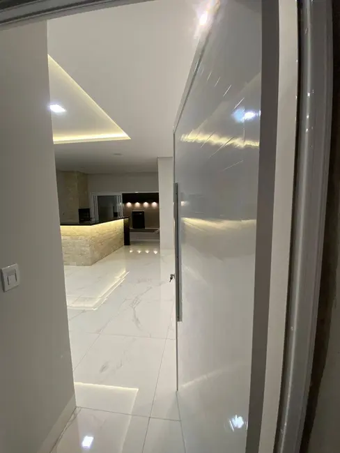 Foto 2 de Casa com 3 quartos à venda, 114m2 em Jardim Shangri-Lá, Cuiaba - MT