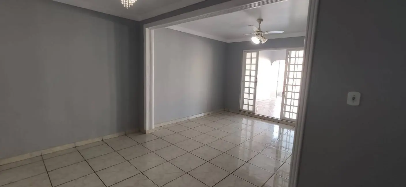 Casa com 4 quartos à venda, 90m2 em Coophema, Cuiaba - MT - imagem 2 Foto 2 de Casa com 4 quartos à venda, 90m2 em Coophema, Cuiaba - MT