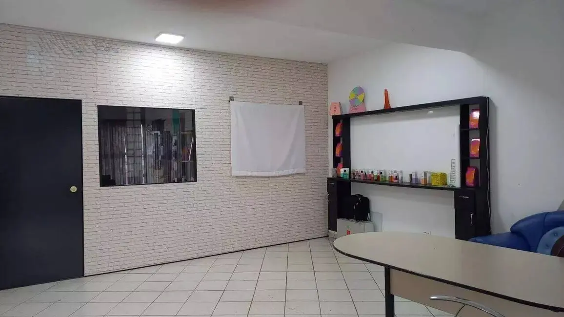 Sala Comercial à venda e para alugar, 600m2 em Quilombo, Cuiaba - MT - imagem 2 Foto 2 de Sala Comercial à venda e para alugar, 600m2 em Quilombo, Cuiaba - MT