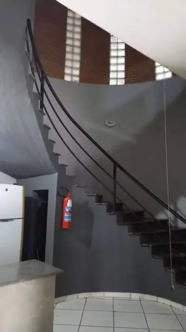 Sala Comercial à venda e para alugar, 600m2 em Quilombo, Cuiaba - MT - imagem 3 Foto 3 de Sala Comercial à venda e para alugar, 600m2 em Quilombo, Cuiaba - MT