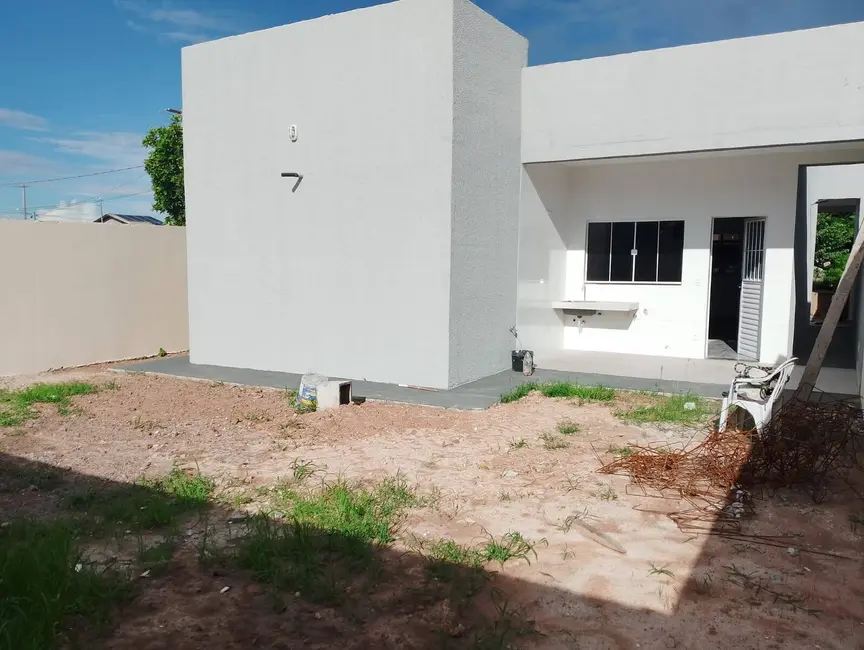 Foto 2 de Casa com 3 quartos à venda, 250m2 em Distrito Industrial, Cuiaba - MT