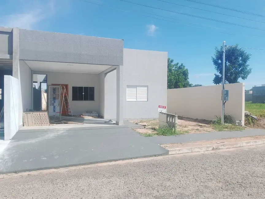 Foto 1 de Casa com 3 quartos à venda, 250m2 em Distrito Industrial, Cuiaba - MT