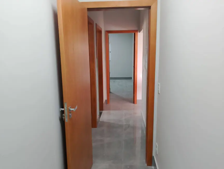 Foto 5 de Casa com 3 quartos à venda, 250m2 em Distrito Industrial, Cuiaba - MT