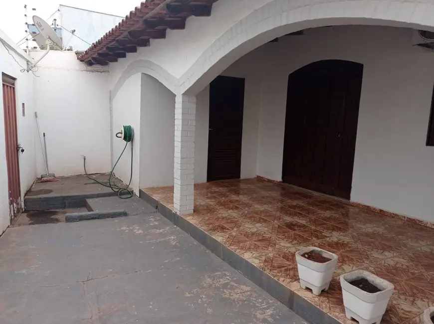 Foto 1 de Casa com 3 quartos à venda, 300m2 em Parque Cuiabá, Cuiaba - MT