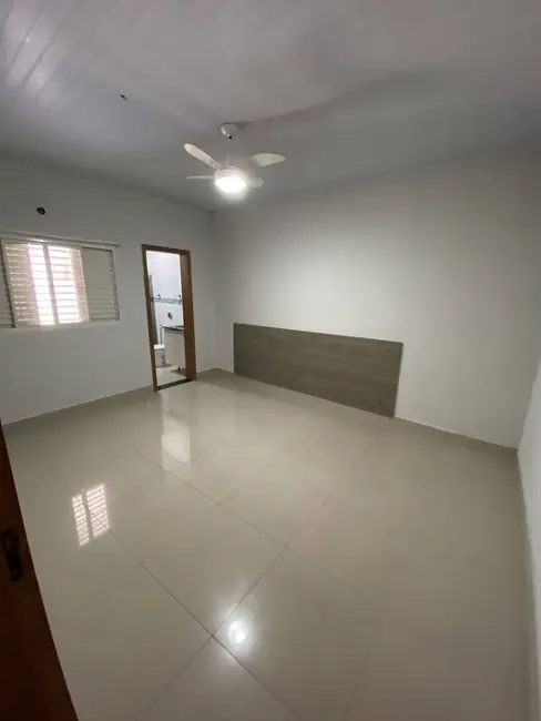 Foto 3 de Casa com 2 quartos à venda e para alugar, 384m2 em Jardim Califórnia, Cuiaba - MT