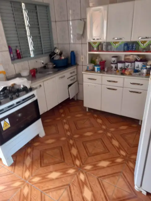 Foto 2 de Casa com 2 quartos à venda, 250m2 em Dom Bosco, Cuiaba - MT