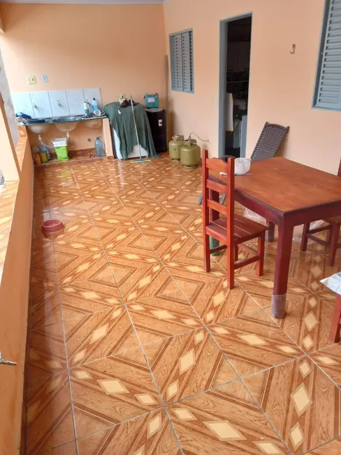 Foto 3 de Casa com 2 quartos à venda, 250m2 em Dom Bosco, Cuiaba - MT
