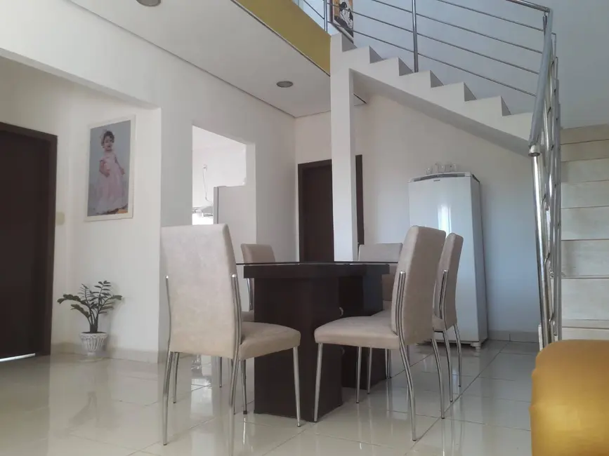 Sobrado com 3 quartos à venda, 444m2 em Jardim Passaredo, Cuiaba - MT - imagem 8 Foto 8 de Sobrado com 3 quartos à venda, 444m2 em Jardim Passaredo, Cuiaba - MT