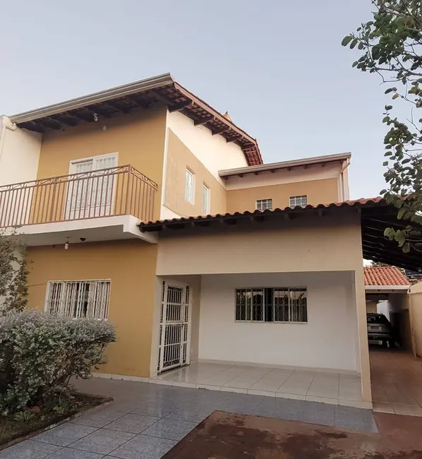 Sobrado com 3 quartos à venda, 444m2 em Jardim Passaredo, Cuiaba - MT - imagem 1 Foto 1 de Sobrado com 3 quartos à venda, 444m2 em Jardim Passaredo, Cuiaba - MT
