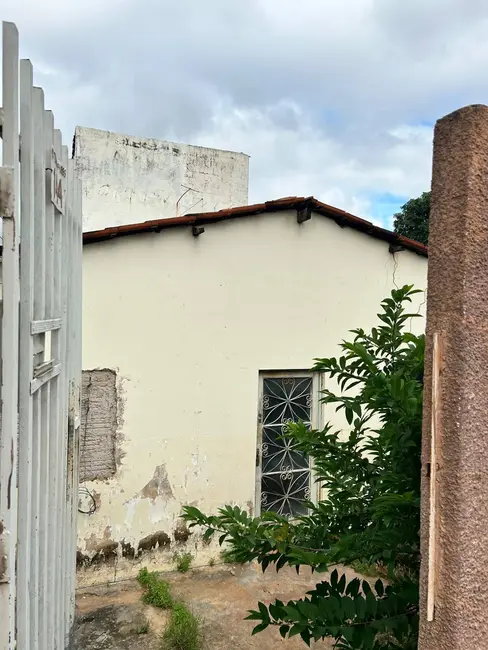 Foto 2 de Casa com 2 quartos à venda, 300m2 em Dom Aquino, Cuiaba - MT