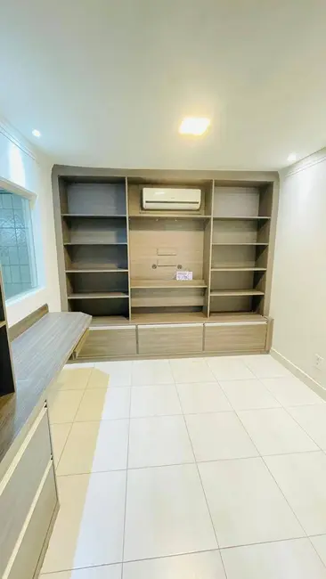 Foto 2 de Casa com 3 quartos à venda e para alugar, 76m2 em Centro Político Administrativo, Cuiaba - MT