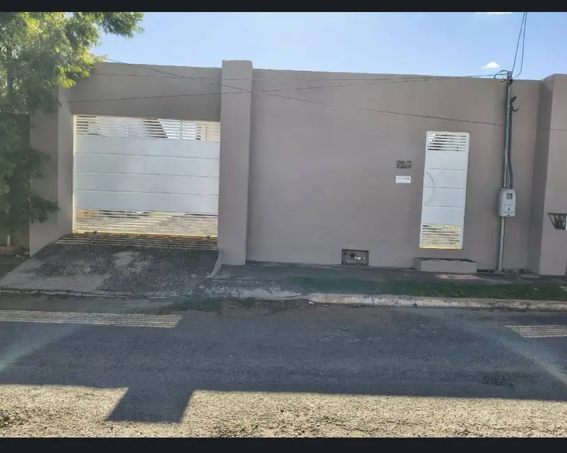 Foto 1 de Casa com 2 quartos à venda, 50m2 em Cuiaba - MT