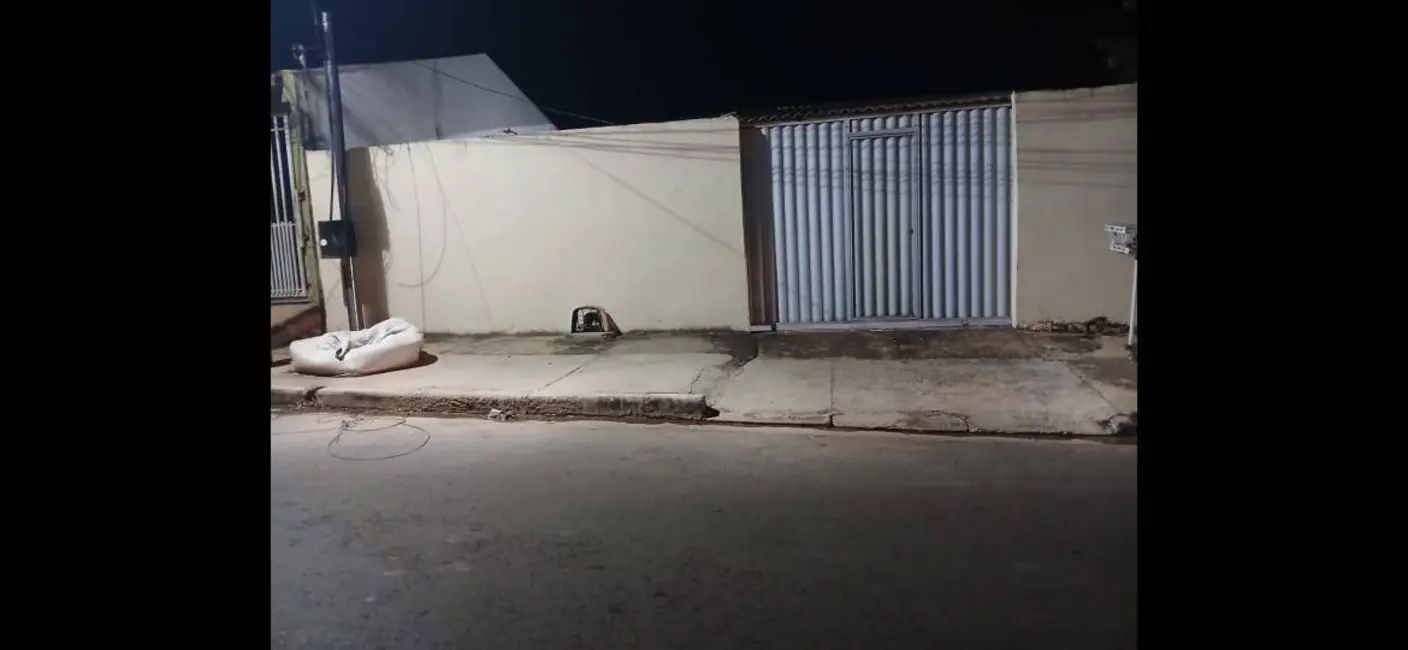Foto 2 de Casa com 2 quartos à venda, 200m2 em Três Barras, Cuiaba - MT