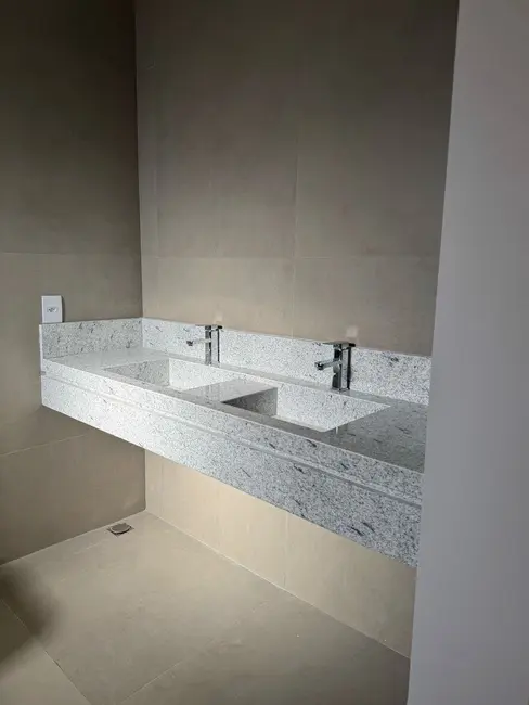 Foto 9 de Casa de Condomínio com 3 quartos à venda, 300m2 em Morada dos Nobres, Cuiaba - MT