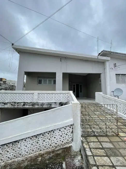 Foto 1 de Casa com 4 quartos para alugar, 130m2 em Jaguaribe, Joao Pessoa - PB