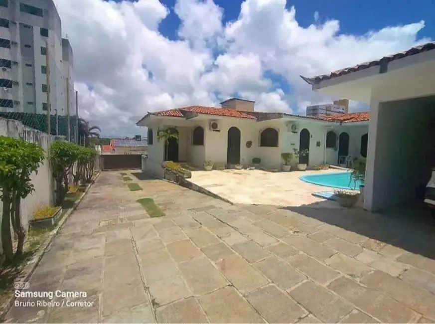 Foto 1 de Casa com 4 quartos à venda, 672m2 em Tambaú, Joao Pessoa - PB