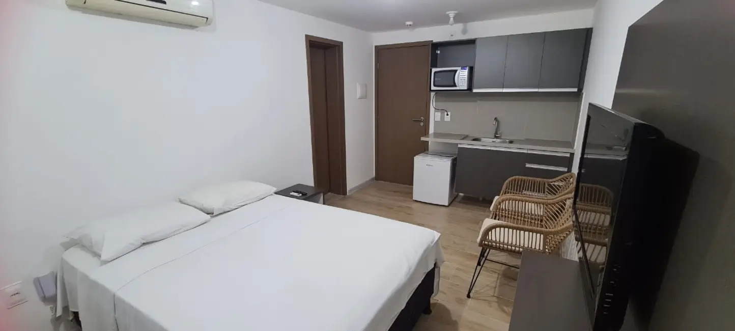 Foto 2 de Apartamento com 1 quarto para alugar, 27m2 em Cabo Branco, Joao Pessoa - PB