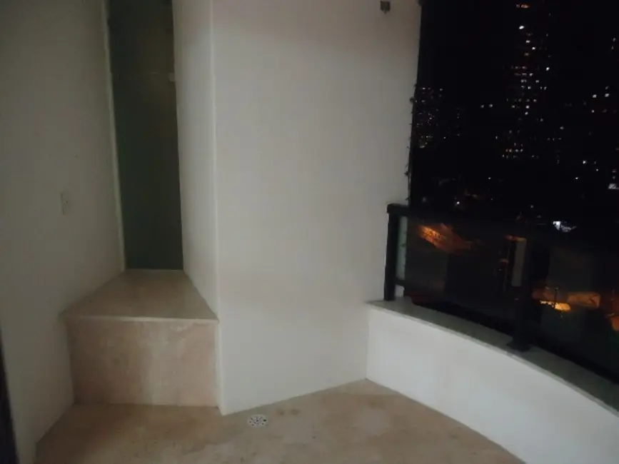 Foto 2 de Casa com 4 quartos para alugar, 165m2 em Casa Forte, Recife - PE