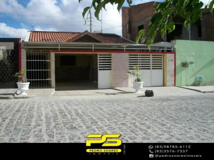 Foto 1 de Casa com 2 quartos à venda, 300m2 em Acácio Figueiredo, Campina Grande - PB