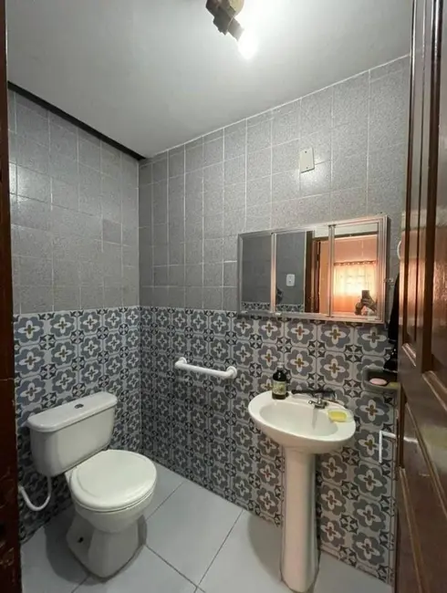 Casa com 7 quartos à venda, 225m2 em Centro, Campina Grande - PB - imagem 4 Foto 4 de Casa com 7 quartos à venda, 225m2 em Centro, Campina Grande - PB