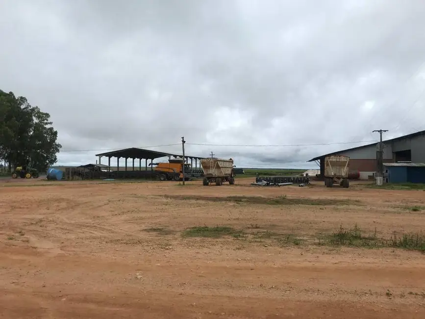 Foto 2 de Fazenda / Haras com 20 quartos à venda, 17800m2 em Agua Boa - MT