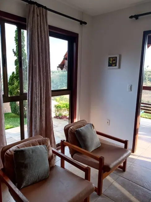 Casa com 4 quartos à venda, 250m2 em Centro, Bananeiras - PB - imagem 3 Foto 3 de Casa com 4 quartos à venda, 250m2 em Centro, Bananeiras - PB