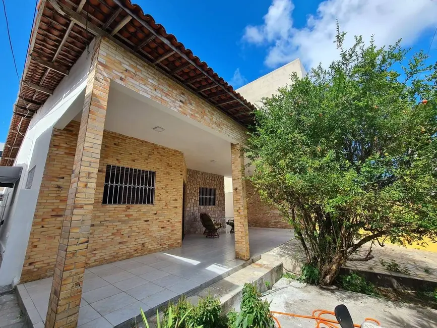 Foto 1 de Casa com 4 quartos à venda, 200m2 em Altiplano Cabo Branco, Joao Pessoa - PB