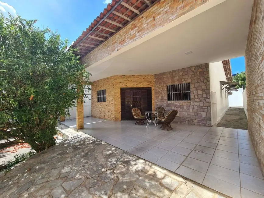 Foto 2 de Casa com 4 quartos à venda, 200m2 em Altiplano Cabo Branco, Joao Pessoa - PB