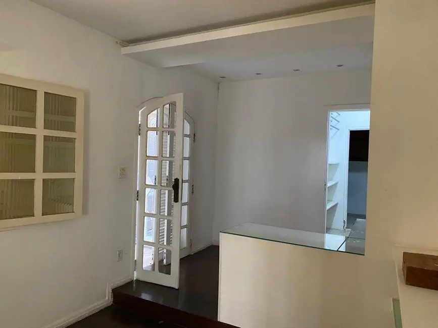 Casa com 3 quartos para alugar, 12m2 em Planalto, Belo Horizonte - MG - imagem 8 Foto 8 de Casa com 3 quartos para alugar, 12m2 em Planalto, Belo Horizonte - MG