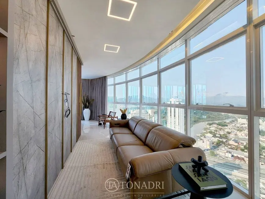 Apartamento com 4 quartos à venda, 277m2 em Centro, Balneario Camboriu - SC - imagem 4 Foto 4 de Apartamento com 4 quartos à venda, 277m2 em Centro, Balneario Camboriu - SC