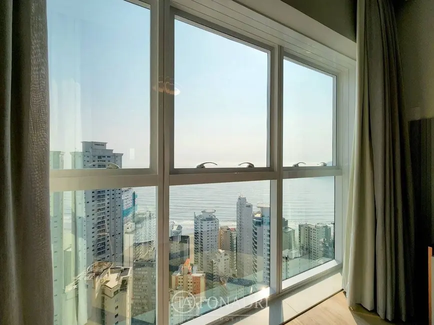 Apartamento com 4 quartos à venda, 277m2 em Centro, Balneario Camboriu - SC - imagem 9 Foto 9 de Apartamento com 4 quartos à venda, 277m2 em Centro, Balneario Camboriu - SC