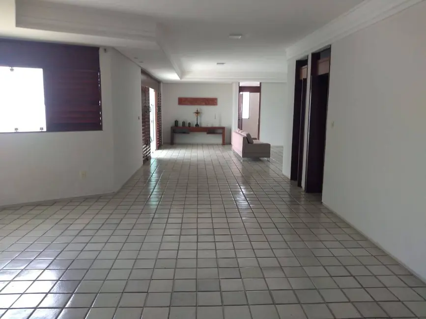 Casa com 5 quartos à venda, 680m2 em Tambauzinho, Joao Pessoa - PB - imagem 4 Foto 4 de Casa com 5 quartos à venda, 680m2 em Tambauzinho, Joao Pessoa - PB