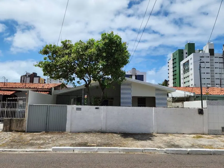 Casa com 3 quartos à venda, 360m2 em Manaíra, Joao Pessoa - PB - imagem 8 Foto 8 de Casa com 3 quartos à venda, 360m2 em Manaíra, Joao Pessoa - PB