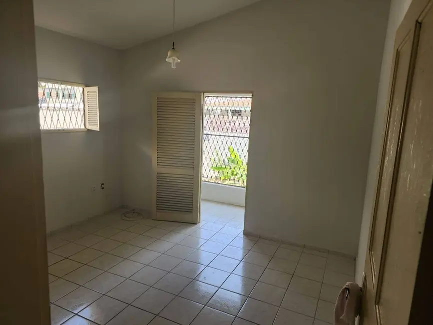 Casa com 3 quartos à venda, 360m2 em Manaíra, Joao Pessoa - PB - imagem 3 Foto 3 de Casa com 3 quartos à venda, 360m2 em Manaíra, Joao Pessoa - PB