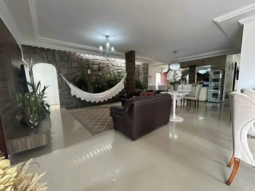 Casa com 5 quartos à venda, 800m2 em Estados, Joao Pessoa - PB - imagem 8 Foto 8 de Casa com 5 quartos à venda, 800m2 em Estados, Joao Pessoa - PB